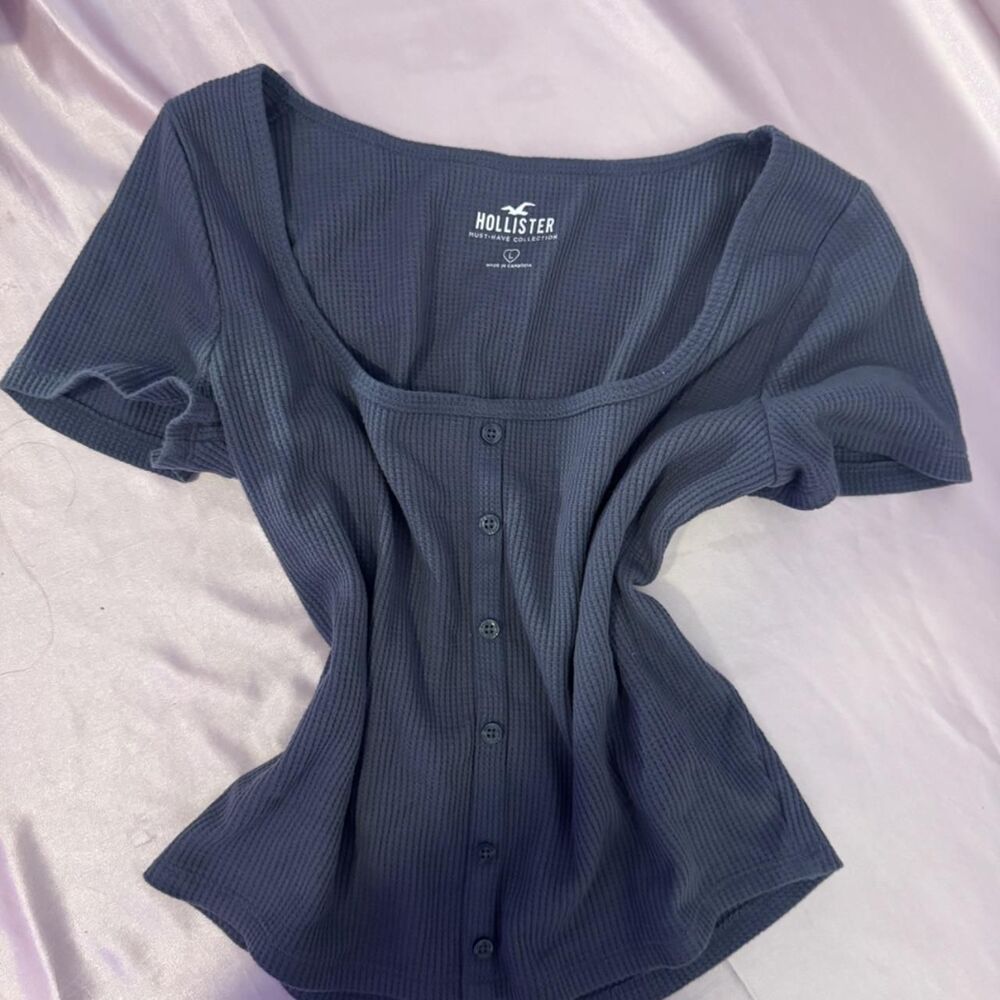 Hollister dusty blue top